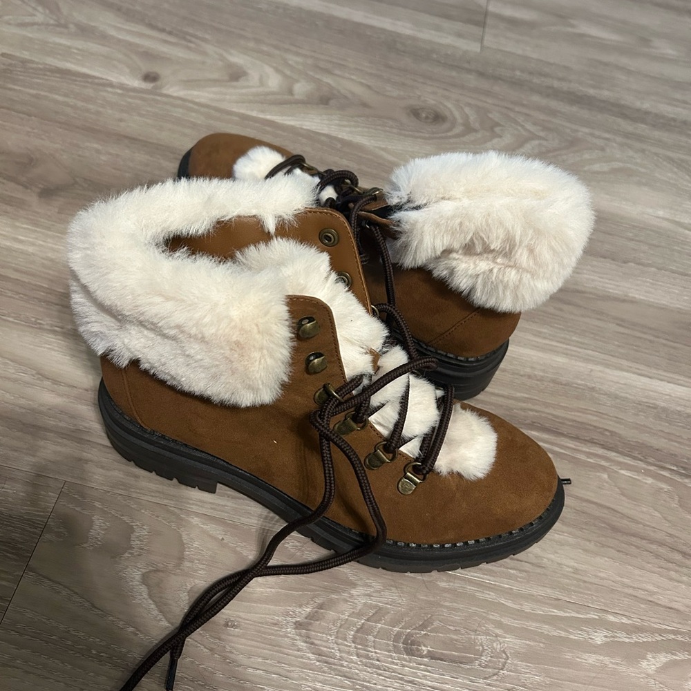Sugar Brown Winter Boots with Cream Fur